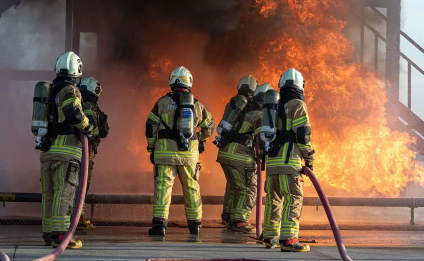 Baca Temizliği Sırasında Çatıdaki